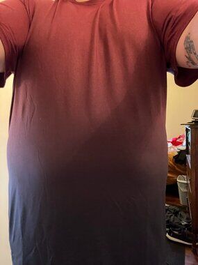 Men's short-sleeved red shirt